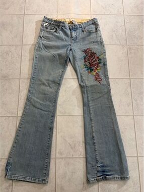Zana-Di Women's Light Wash Embroidered Flared Jeans Size 7